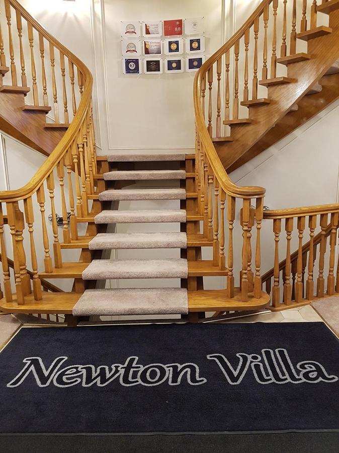 Newton Villa Brampton Exterior foto
